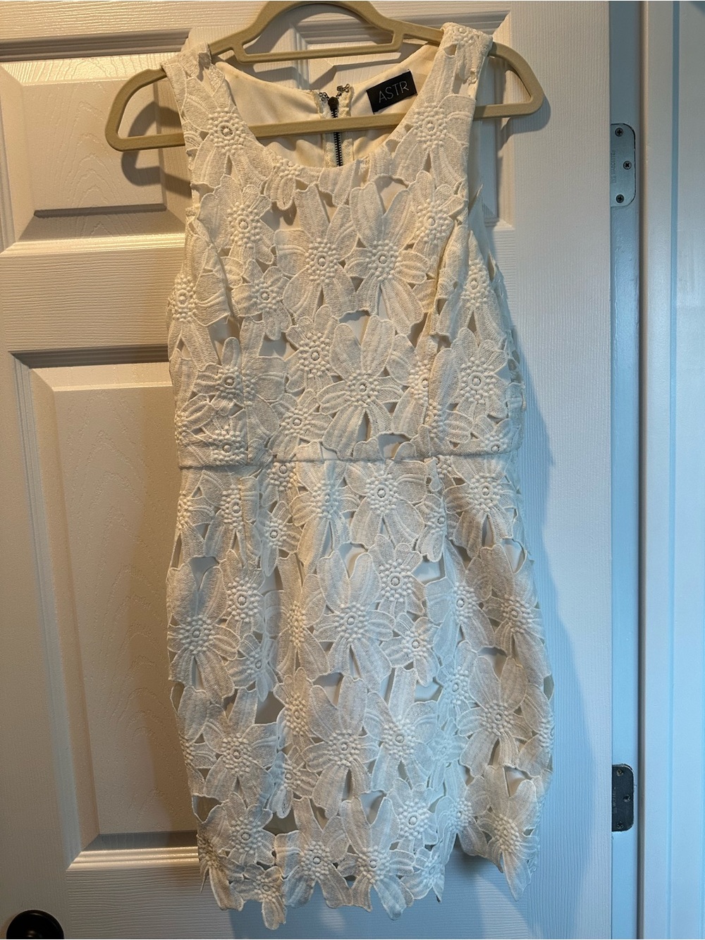 White Floral Lace Sleeveless Dress